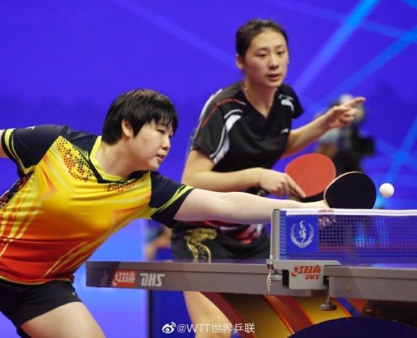 一名年轻球 一名年轻球